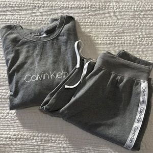 Calvin Klien 2 pc sleep jogger pant set